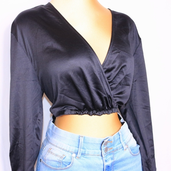 Nordstrom Open Edit Satin Long sleeves crop top tie waistline size medium - Picture 3 of 7